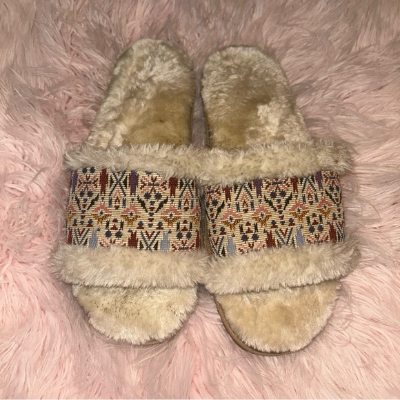 Minnetonka Shoes - Minnetonka Womens Indoor Outdoor Suede Faux Fur Slide Slip-On Slippers Shoes 8